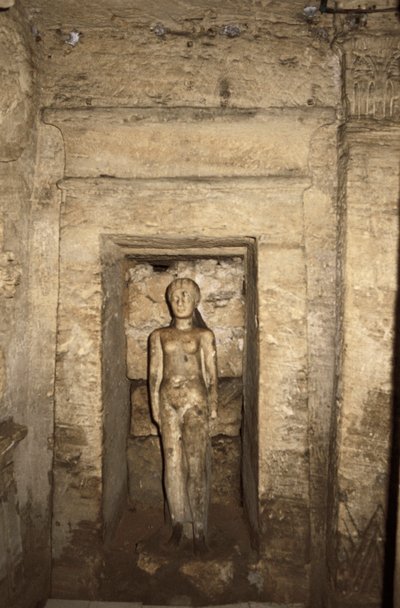 Egypten, Alexandria, Katakomberna i Kom-esh-Shuqafa, Interiör av hypogeum, nisch med kvinnlig staty av Unbekannt Unbekannt