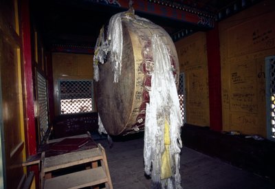 Bönhjul i Ganden Sumtseling kloster i Shangri-La, även känt som Zhongdian eller Gyalthang, Yunnan, Kina av Unbekannt Unbekannt