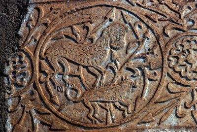 Stenrelief föreställande fantastiska djur, kyrka av Jungfruns sovsal (Panagia Skripou), Orchomenus, Boeotia, Grekland, 900-talet (foto) av Unbekannt Unbekannt