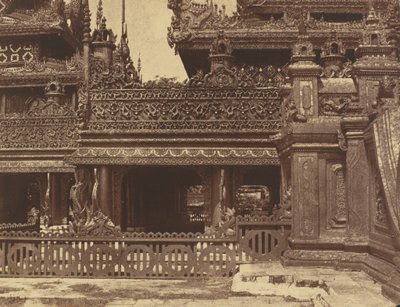 Amerapoora: Another Part of the Balcony of Kyoung No. 86 av Linnaeus Tripe