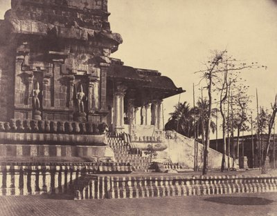 Tanjore: Stor pagod, ingång med blickar utåt av Linnaeus Tripe