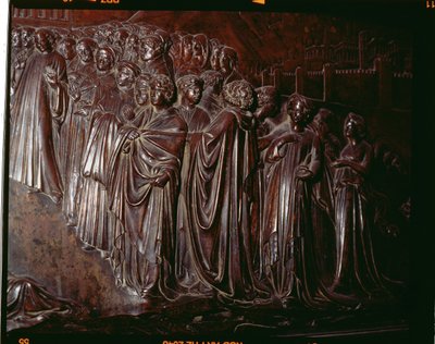 The Shrine of St. Zenobius, detalj av folkmassan, 1432-5 bronsdetalj av 97641 av Lorenzo Ghiberti