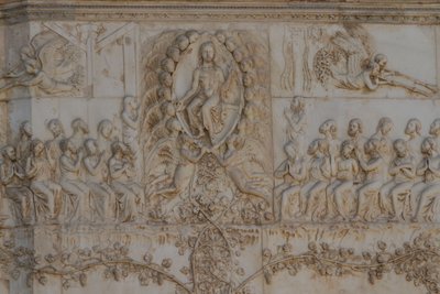 Scenes of Last Judgment, Stories of Apocalypse, basreliefer av Lorenzo Maitani (före 1275-1330) och assistenter, fjärde pelaren, fasaden av Orvieto-katedralen, Umbrien, Italien av Lorenzo Maitani