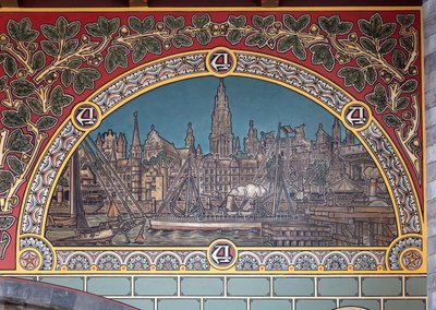 Järnvägsstationsbyggnad (Sint-Pietersstation). Interiör. 1912. Entréhallen. av Louis Cloquet
