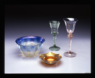 Uppsättning av glas av Louis Comfort Tiffany