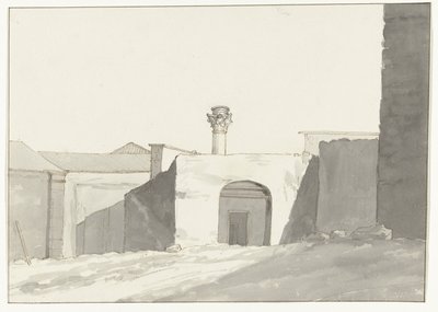 Antike zuil och byggnader i tillflyktsort i Brindisi Avlägsen vy av den antika kolonnen [på hamnen i Brindisi] Resor i Italien, Sicilien och Malta - 1778 (serietitel) av Louis Ducros