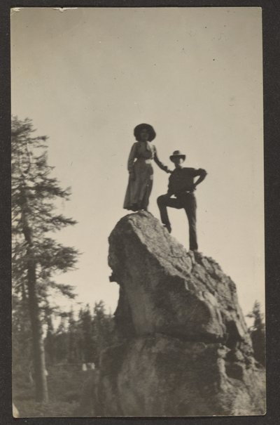 [Siffror på Rocky Peak] av Louis Fleckenstein