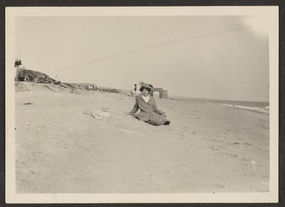 [Florens på stranden] av Louis Fleckenstein