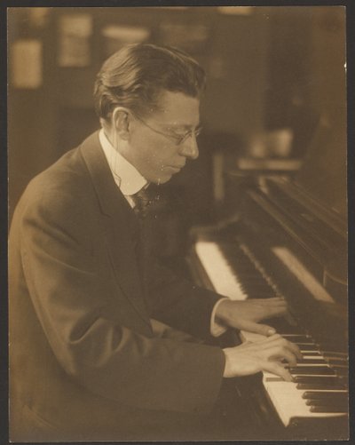 Homer Grunn vid pianot av Louis Fleckenstein