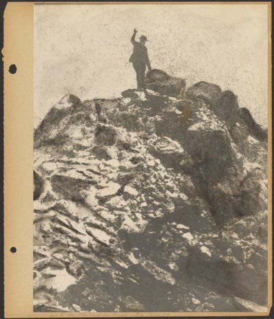 L.F. på toppen av Mount Shasta [Louis Fleckenstein] av Louis Fleckenstein