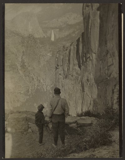 Liberty Cap och Nevada Falls från Ledge Trail, Yosemite nationalpark av Louis Fleckenstein