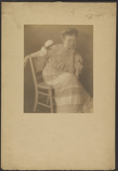 [Fru Newhall] av Louis Fleckenstein