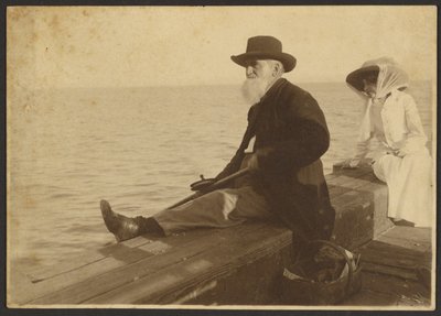 Gammal man och kvinna som ser på havet av Louis Fleckenstein