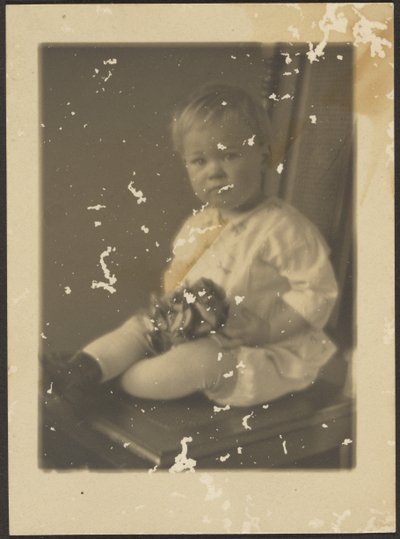 [Porträtt av en baby] av Louis Fleckenstein