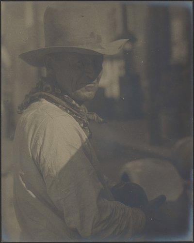 [Porträtt av en man i cowboykläder] av Louis Fleckenstein