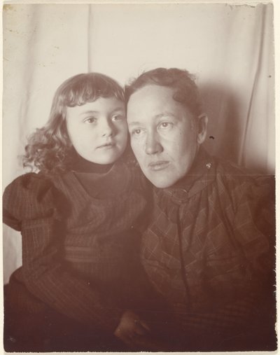 [Porträtt av en kvinna och en flicka] av Louis Fleckenstein