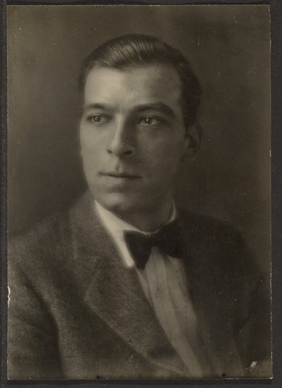 [Ung man med fluga] av Louis Fleckenstein