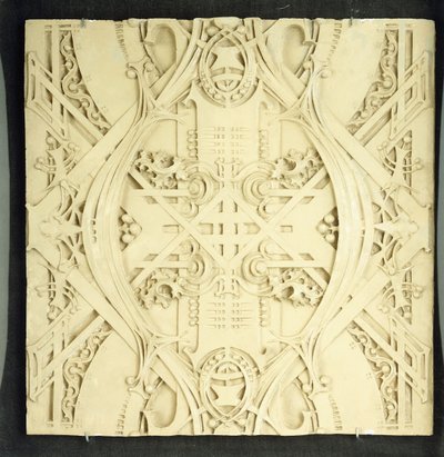 Ett takfragment, dekorerat med utarbetade rullar och bladverk, 1906-1908 av Louis Sullivan