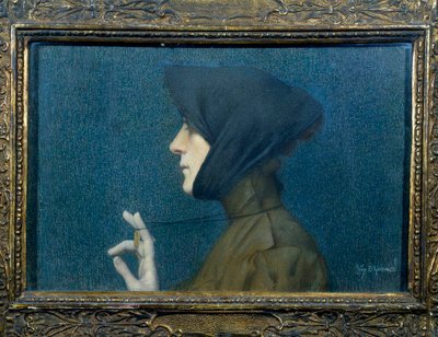 Porträt einer Frau mit Medaillon. Frau im Profil, die ihr Anhänger vor sich hält von Lucien Levy-Dhurmer