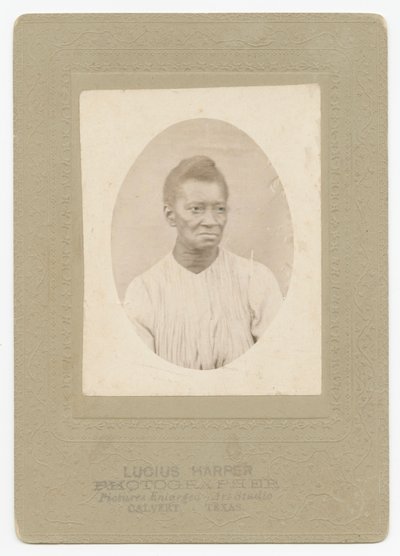 Fotografi av en kvinna, ca. 1910. av Lucius Harper