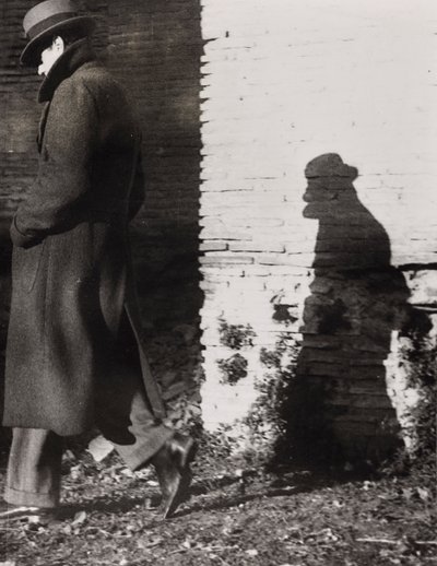 Skugga av man med hatt av Luigi Leoni