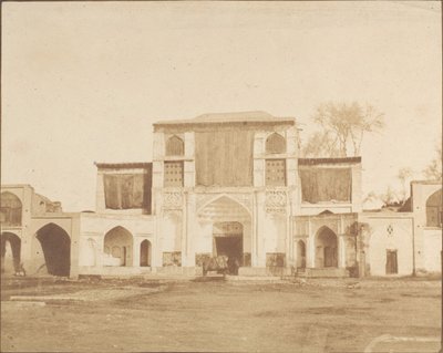 Yttre ingång till kungens palats, Teheran, 1858. av Luigi Pesce