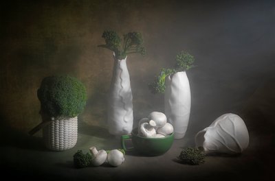 Stämningsfullt broccolistilleben av Lydia Jacobs