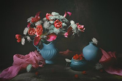 Stämningsfullt blomsterstilleben av Lydia Jacobs