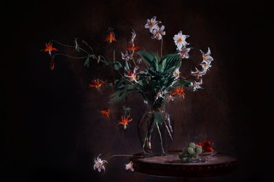 Stämningsfullt blomstermotiv av Lydia Jacobs