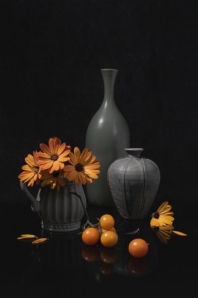 Stilleben med orange blommor av Lydia Jacobs
