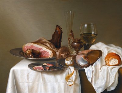 Stilleben med skinka och Nautilus-kopp av Maerten Boelema de Stomme