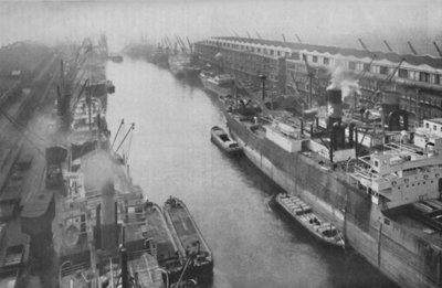 A Great Dockland of the North, Thirty-Four Miles from Sea and Yet a Port, c1935 av Manchester Ship Canal Company