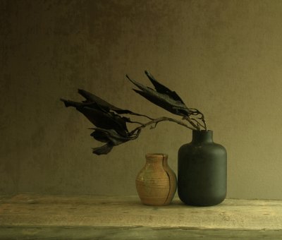 Minimalistiskt stilleben med löv av Margaret Halaby