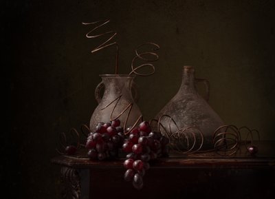 Stilleben med mörka druvor av Margareth Perfoncio