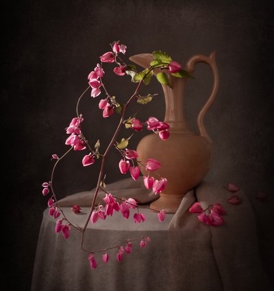 Elegant rosa stilleben av Margareth Perfoncio