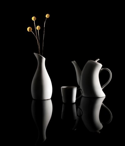Elegant stilleben med spegelbild av Margareth Perfoncio