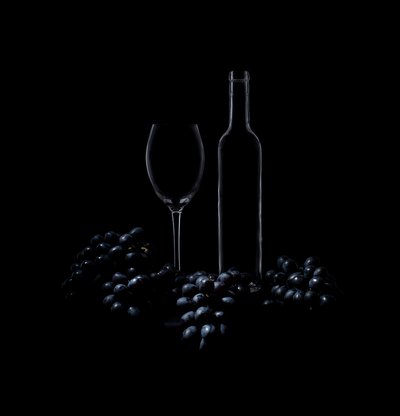 Elegant stilleben med vin av Margareth Perfoncio