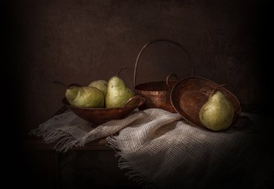 Rustika kopparpäron av Margareth Perfoncio