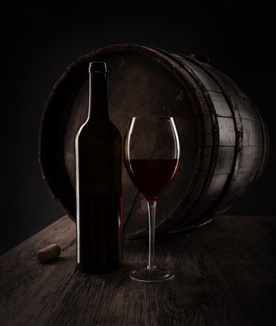 Rustikt vin och fat av Margareth Perfoncio