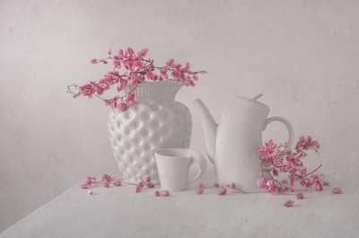 Stilleben i mjukt rosa av Margareth Perfoncio