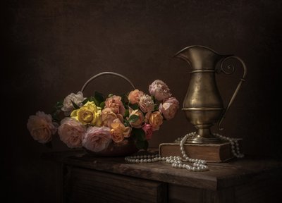 Stilleben med antika rosor av Margareth Perfoncio