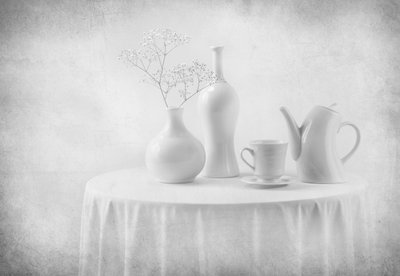 Vitt stilleben – elegans av Margareth Perfoncio