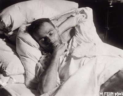 Egon Schiele på sin dödsbädd, 1918. av Martha Fein