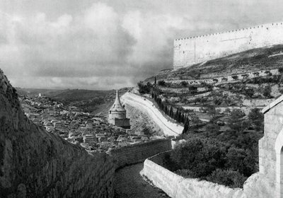 Judiska gravplatser nära Jerusalems mur, 1937 av Martin Hurlimann
