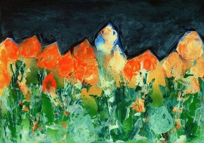 Schwarzer Regenhimmel über einer Berglandschaft mit Blumen av Martina Konitzky