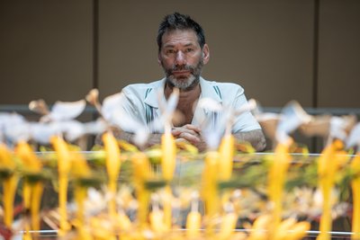 Equinox, 2021 (foto) av Mat Collishaw