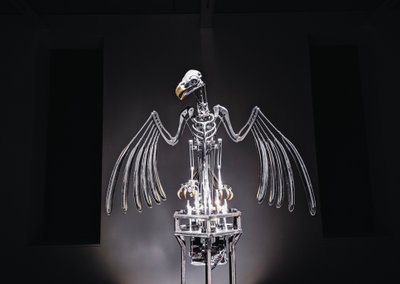 The Nerve Rack, 2019 (Acetal, Akryl, Aluminium, Mässing, Elektriska kretsar, Färg, PVC, Resin, Servomotorer, Stål) av Mat Collishaw