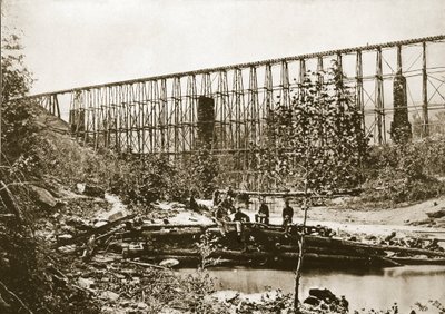 Falling Water Bridge, Nashville och Chattanooga Railroad, 1861-65 av Mathew B. Brady