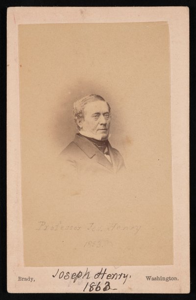 Porträtt av Joseph Henry 1797-1878, 1863. av Mathew Brady