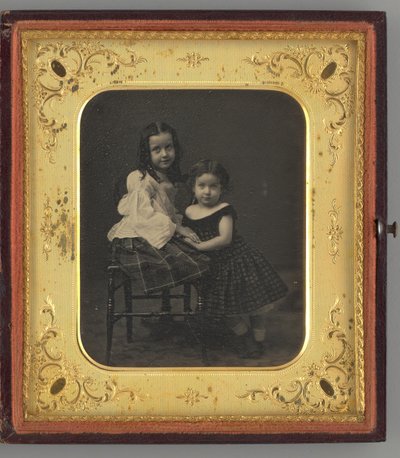 Untitled Portrait of Two Girls, 1861. av Mathew Brady